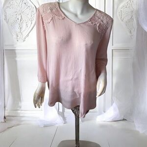 Chico’s  pink V neck crinkle embroidery flowy boho chic blouse 3/L